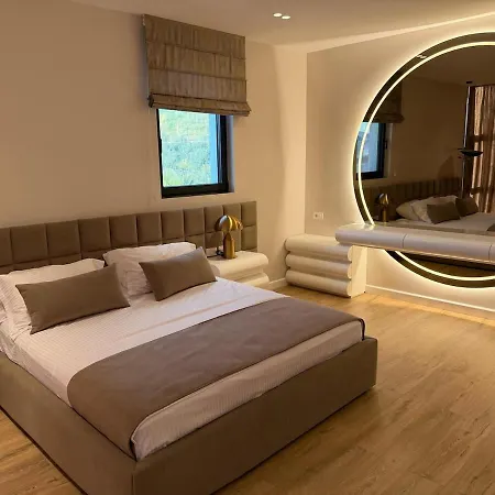 Luxury Pool Paskuqan - Lakeside