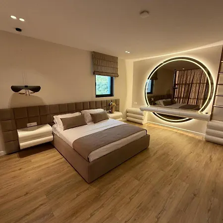 Villa Luxury Pool Paskuqan - Lakeside Tirana