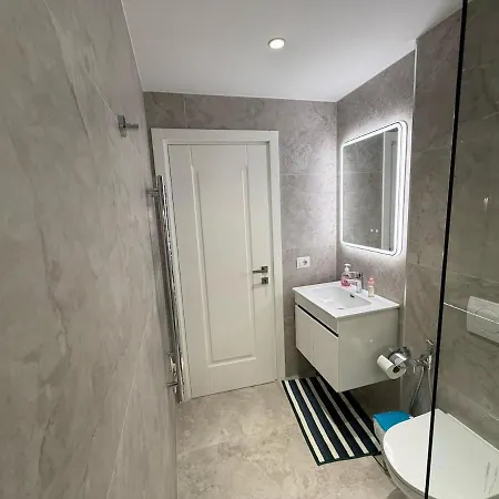 Villa Luxury Pool Paskuqan - Lakeside Tirana