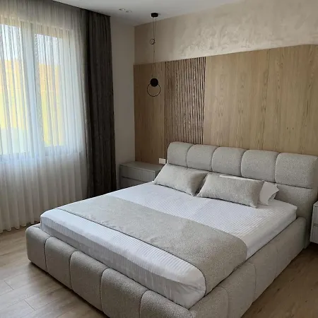Luxury Pool Paskuqan - Lakeside Villa Tirana